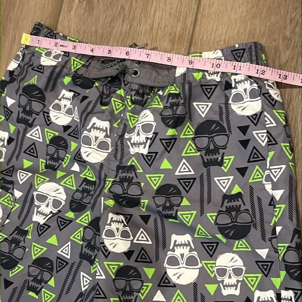 OP Board Shorts Skulls Small (6-7) Elastic Waistline Drawstring Cargo Pocket